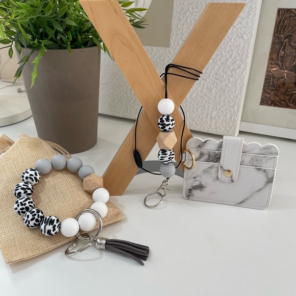 Bracelet Keychain Silicone Wood Beads/Lanyard Teacher Badge Holder Gift Set - Picture 1 of 8